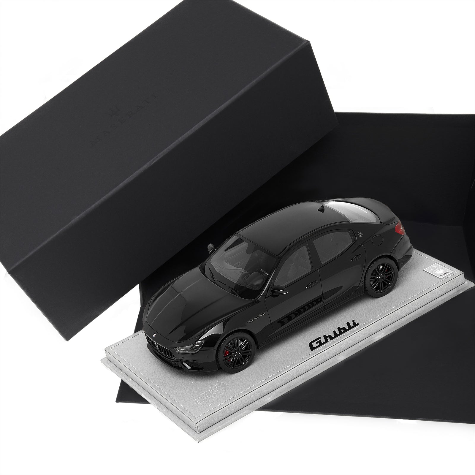 1:18 Ghibli MY19 Nerissimo – Maserati Store